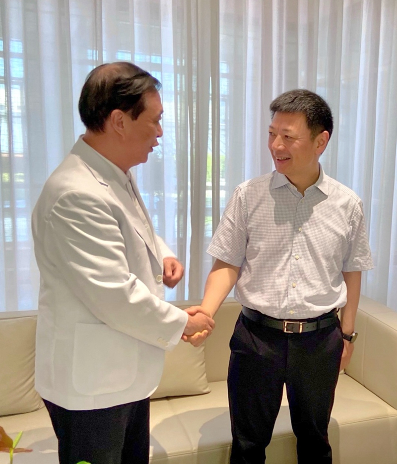 廖文彬市长会见黄冬会长