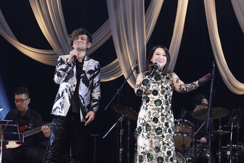 全体歌手大合影